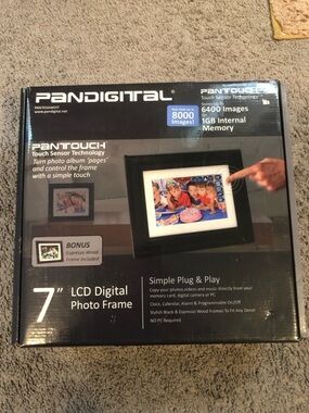 Pandigital 7" PanTouch LCD Digital Photo Frame - Black